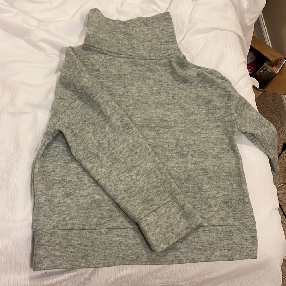 Grey sweatshirt